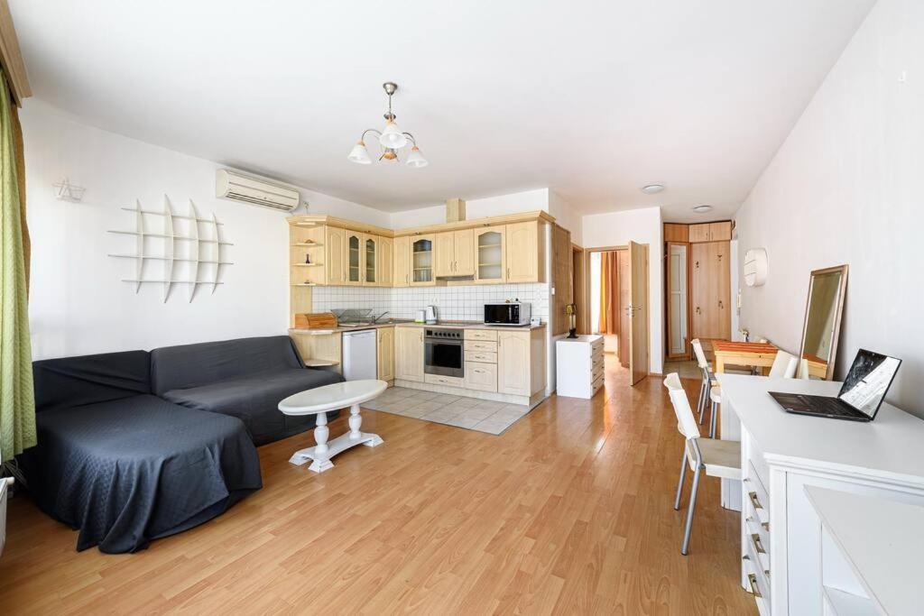 Lovely Apartment In City Centre For 4 Guests Budapeşte Dış mekan fotoğraf
