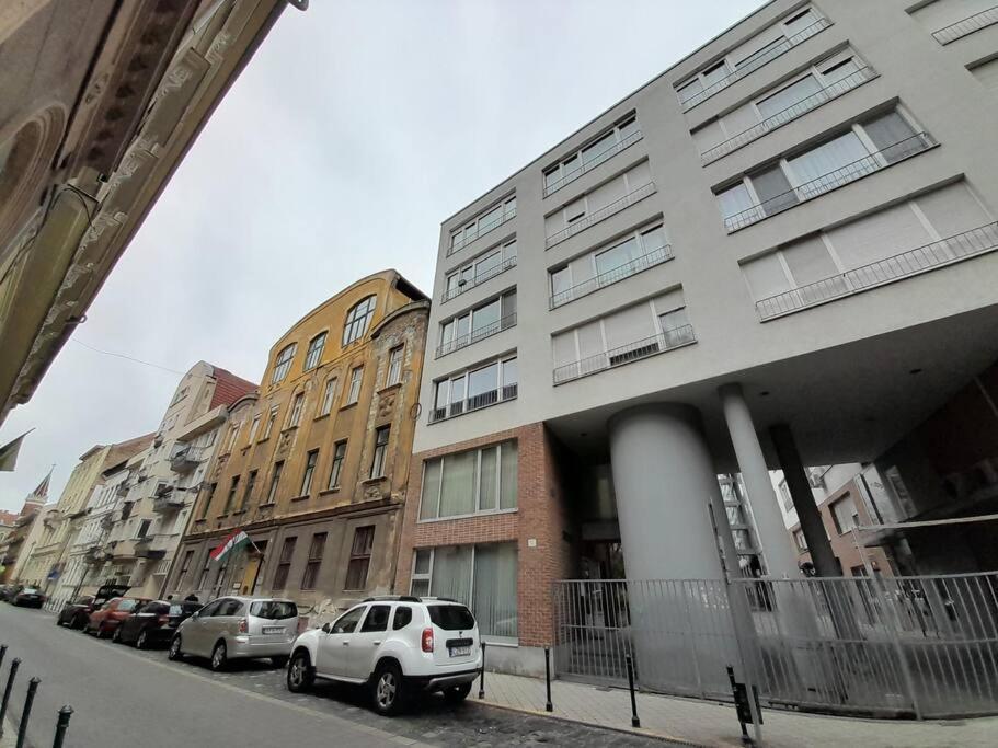 Lovely Apartment In City Centre For 4 Guests Budapeşte Dış mekan fotoğraf