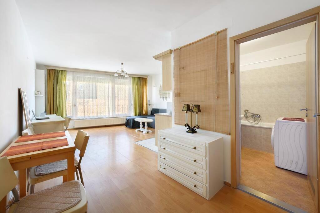 Lovely Apartment In City Centre For 4 Guests Budapeşte Dış mekan fotoğraf