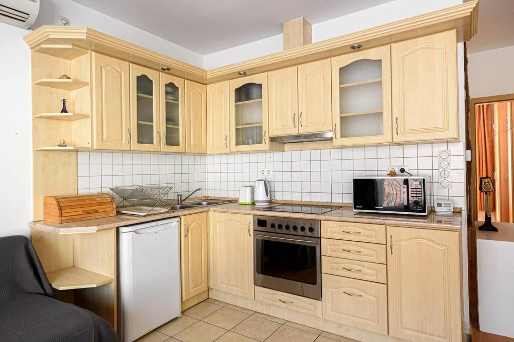 Lovely Apartment In City Centre For 4 Guests Budapeşte Dış mekan fotoğraf