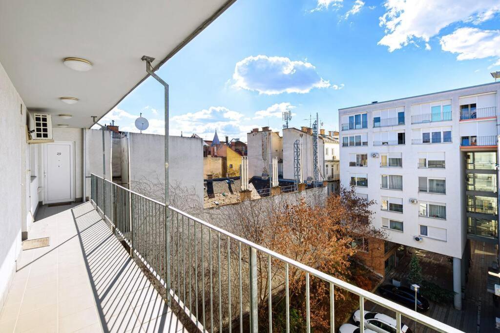 Lovely Apartment In City Centre For 4 Guests Budapeşte Dış mekan fotoğraf